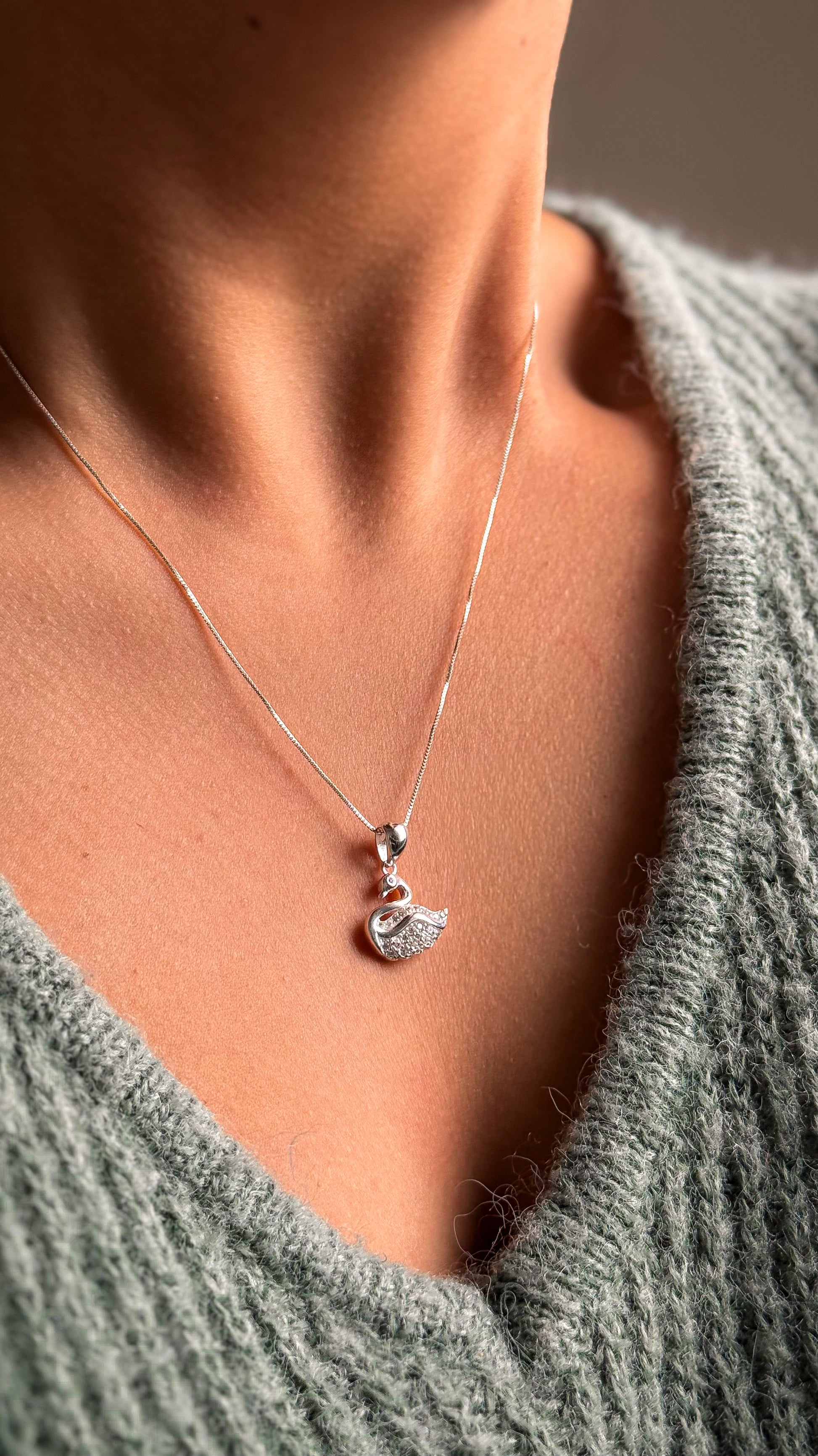 Collar Cisne Microcircones