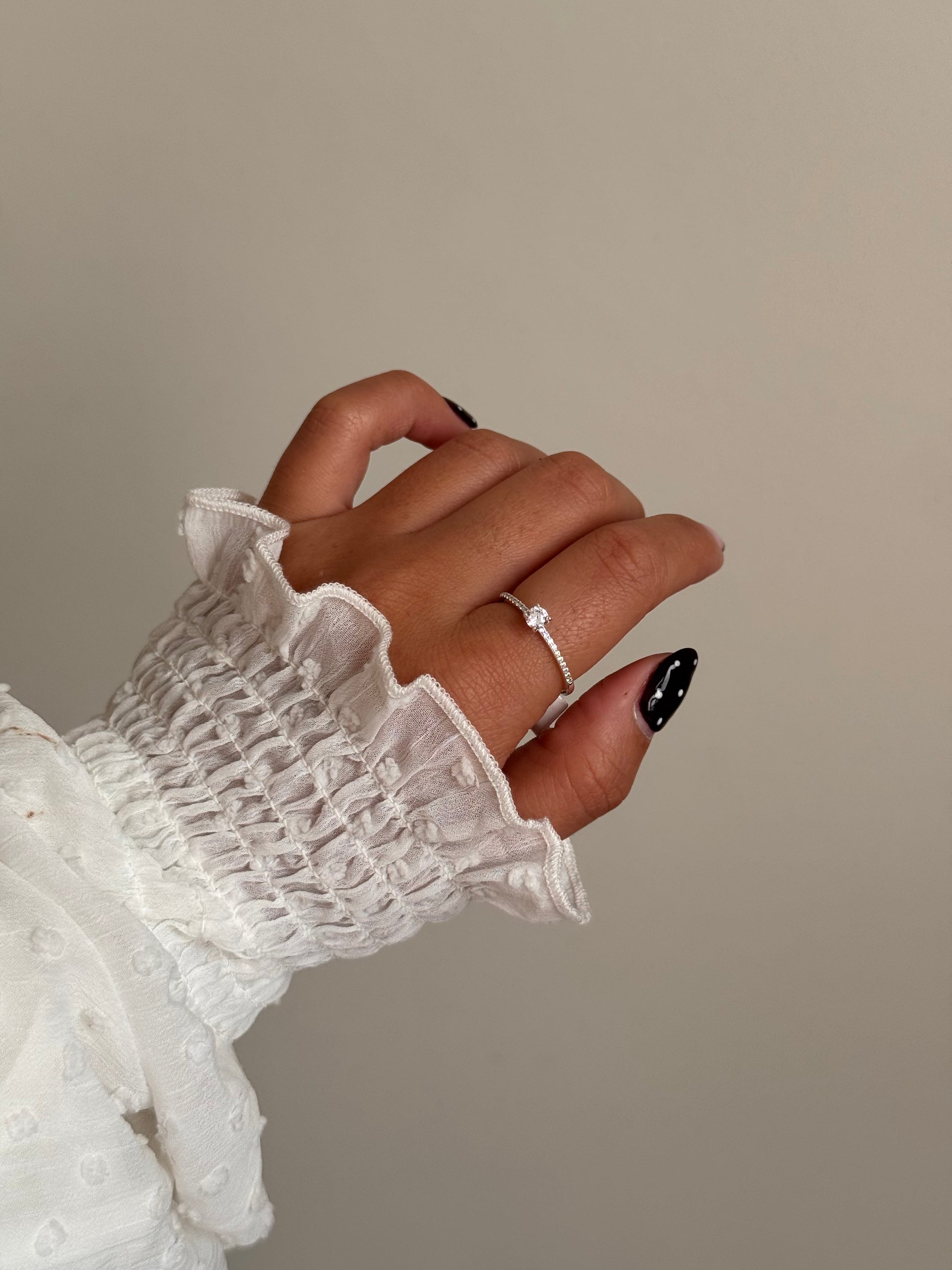 Anillo Solitario Microcircones