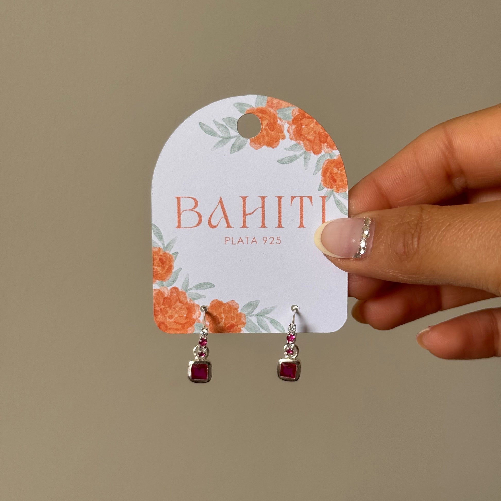 Argolla huggie fucsia