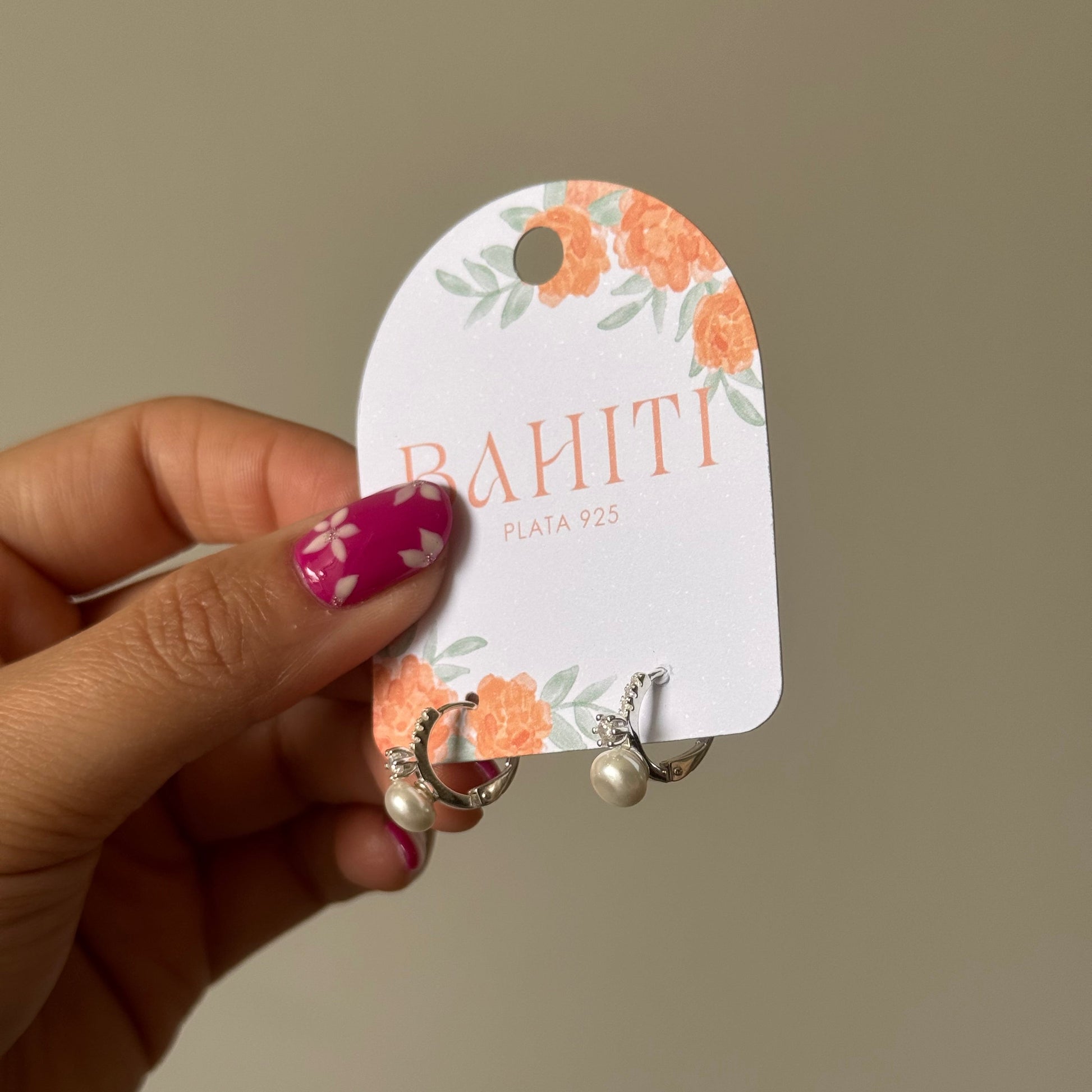 Argolla huggie perla microcircones