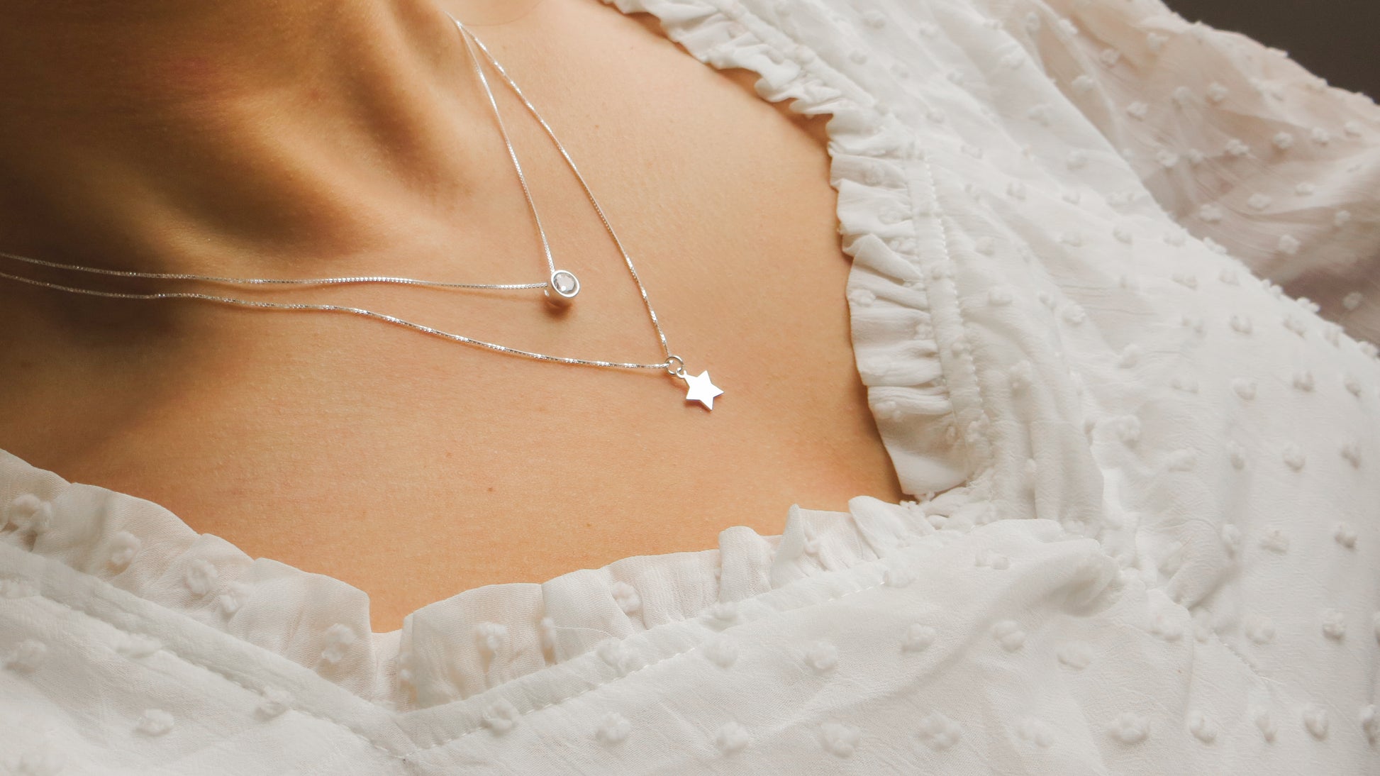 Collar Doble Punto de Luz y Estrella ⭐️