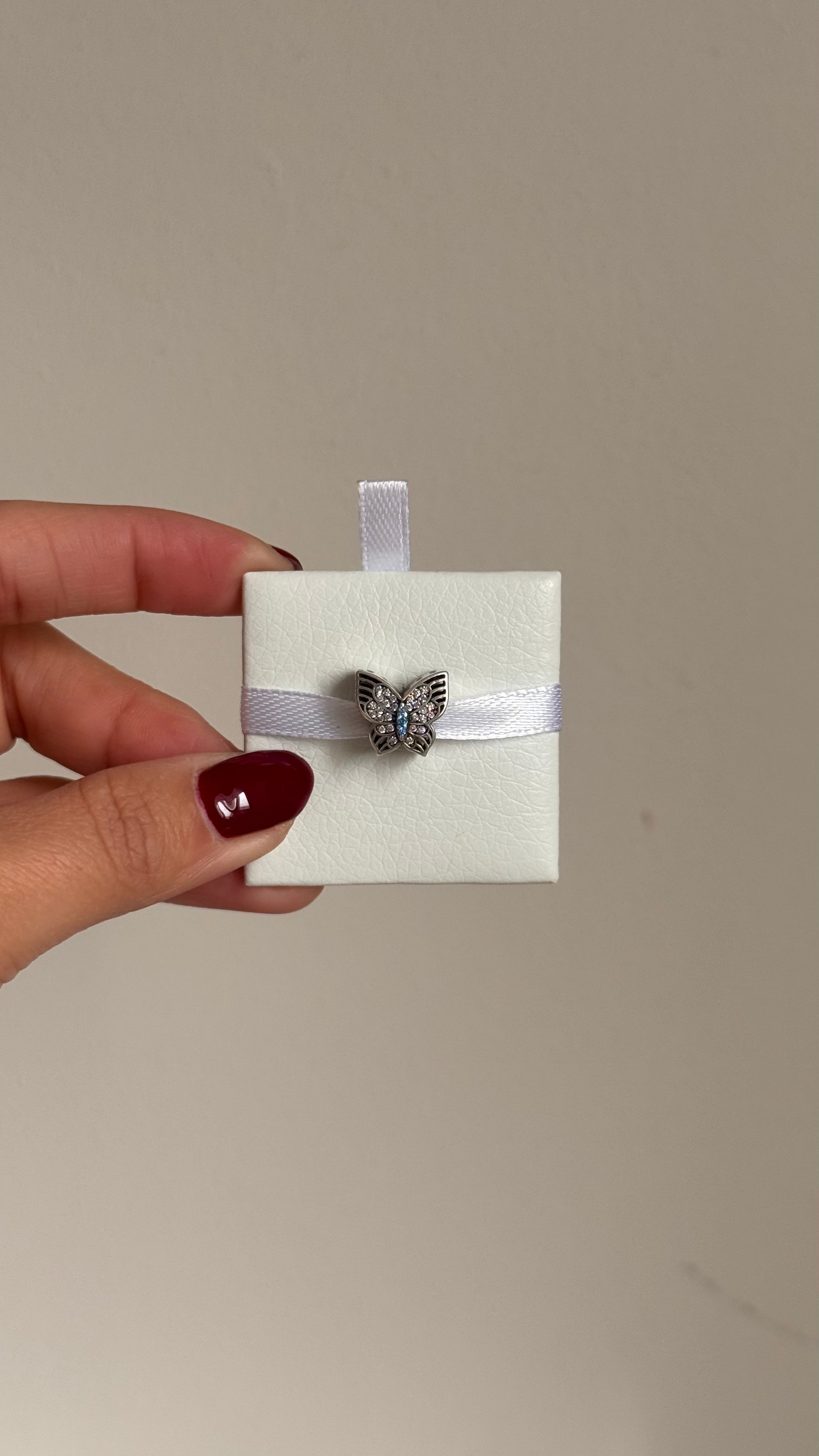 Charm Mariposa